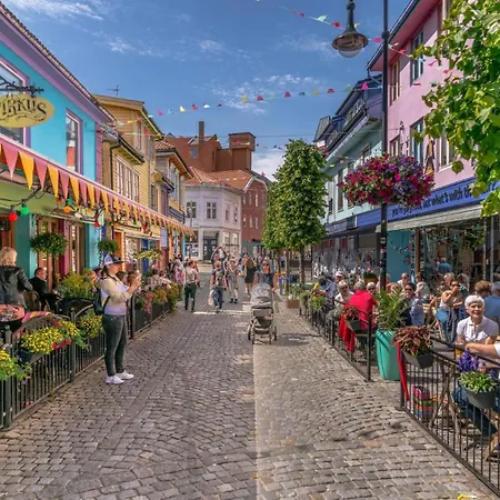 A Place To Stavanger, 8